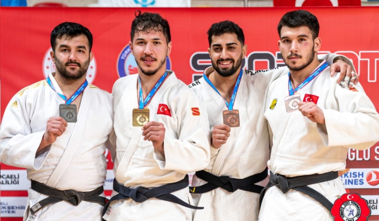 Mertcan-Kompe-Judoda-Turkiye-Sampiyonu-Olarak-Altin-Madalya-Kazandi-featured